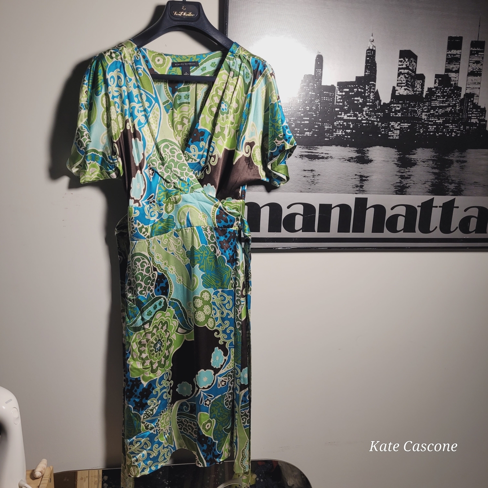 Silk Kimono Banana Republic Vibrant Green and Blue Midi Dress